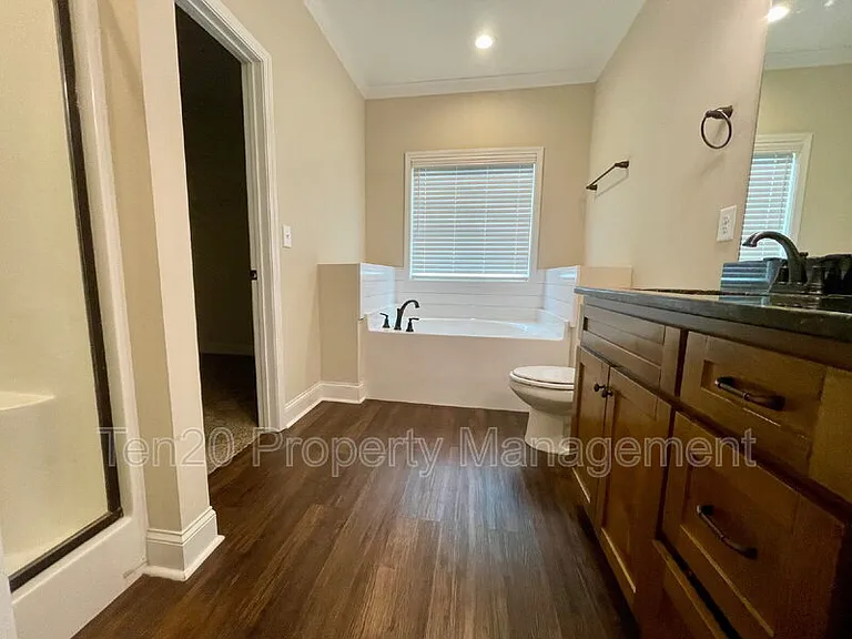 11 Hope St — Photo 8