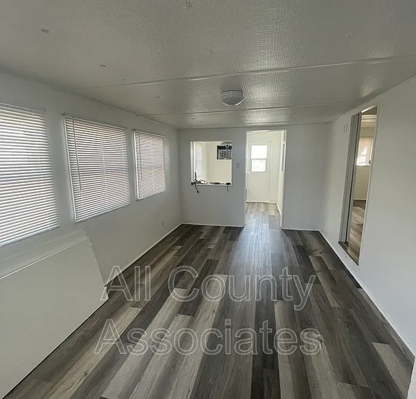 2132 Kepner Dr — Photo 6