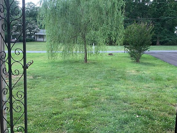 3rd image of 1412 Lockewood Dr