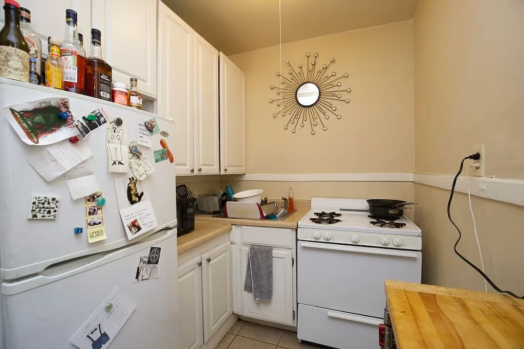 Fabulous Studio, 1 Bath at Hamlin + Milwaukee (Avondale) — Photo 3