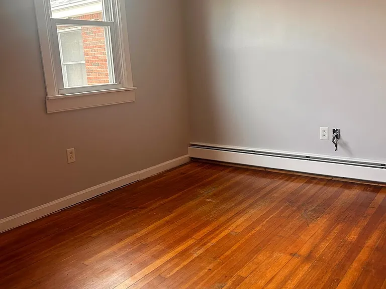8906 Tonnelle Ave — Photo 6