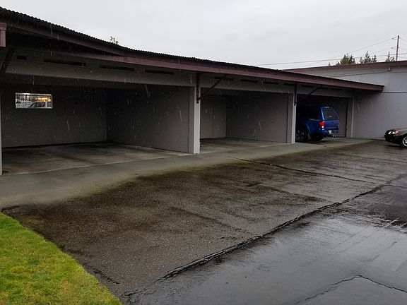 5th image of 1013 3rd Ave NW #2