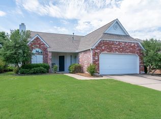 8944 E 95th Pl, Tulsa, OK 74133