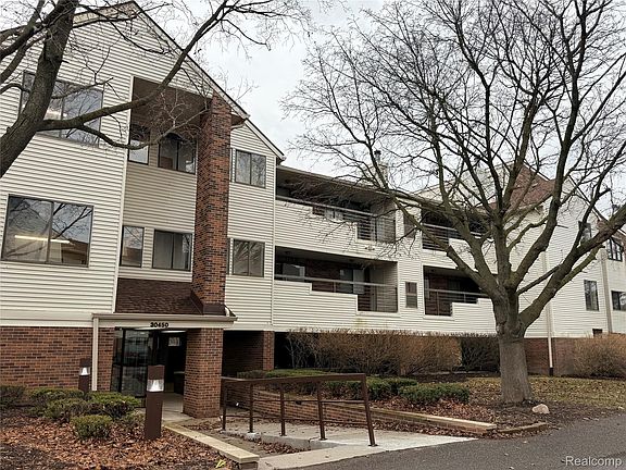 2nd image of 30450 Orchard Lake Rd Unit 73