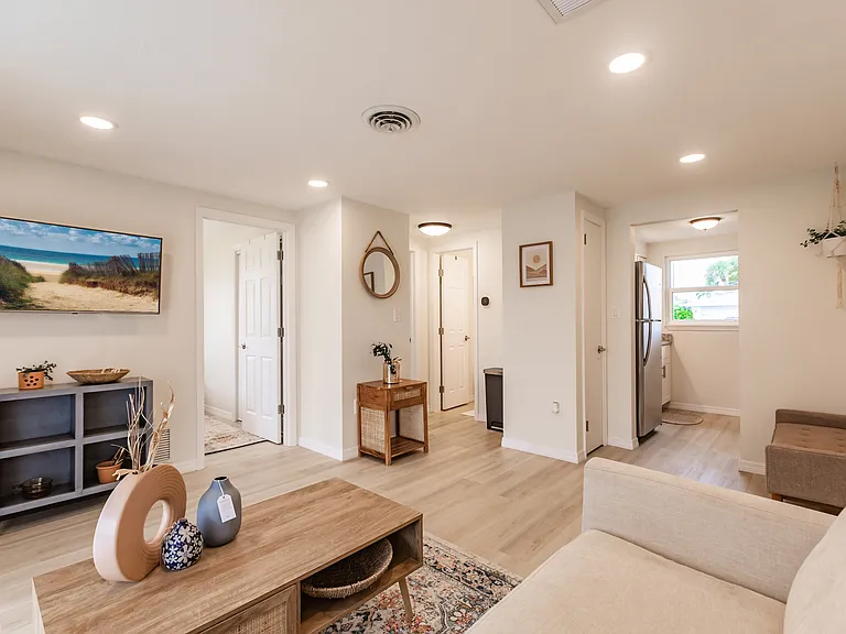 1611 Florence Ave #B — Photo 7