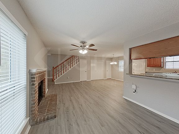 4th image of 822 Courtenay Pl