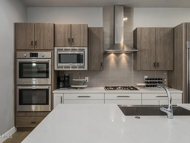 1629 E Montebello Ave — Photo 10