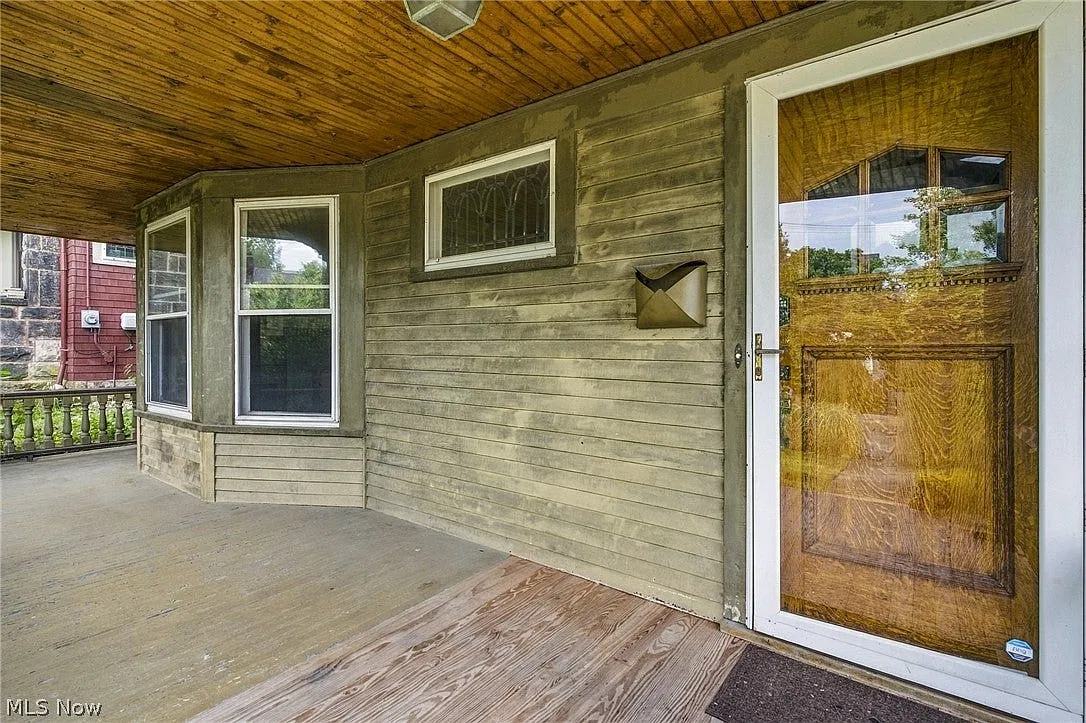 3 bed, 1.5 bath, 1577 sqft, $2,350 — Photo 3