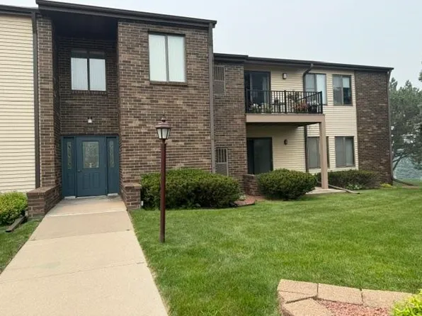 366 W Saint Joseph St, Green Bay, WI 54301