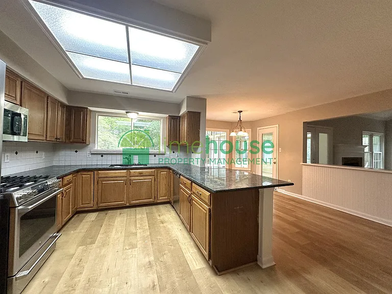 2849 Crossings Dr — Photo 6