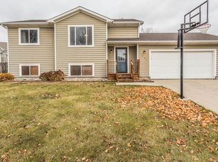 1408 W Meadowbrook Trl, Brandon, SD 57005