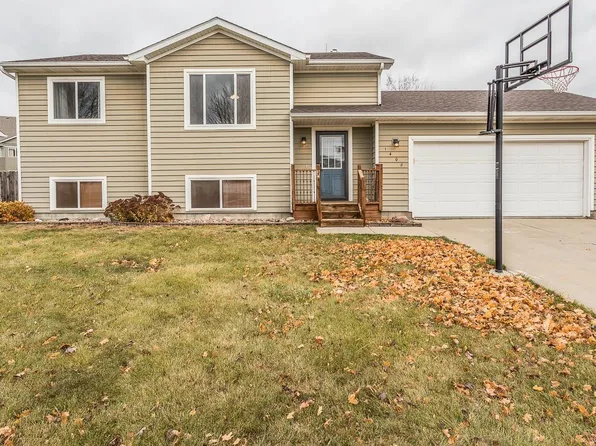 1408 W Meadowbrook Trl, Brandon, SD 57005