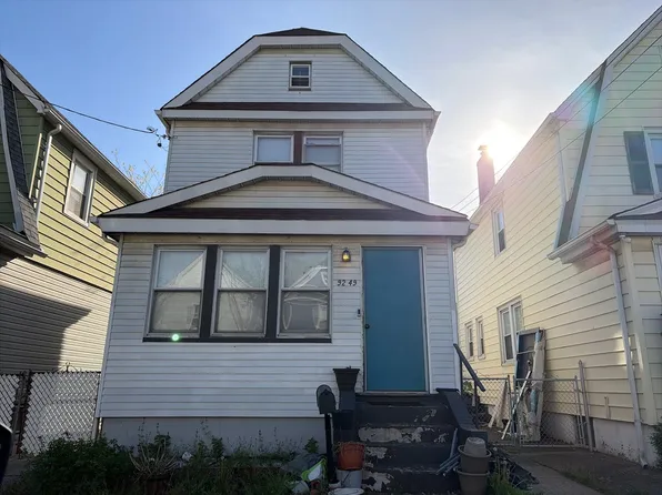 9249 244th St, Floral Park, NY 11001