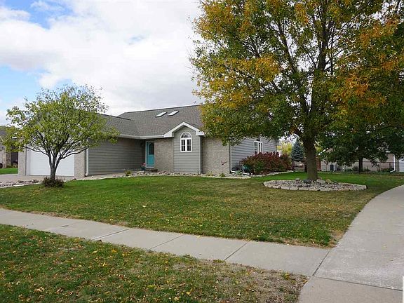4th image of 4101 Saxony Cir