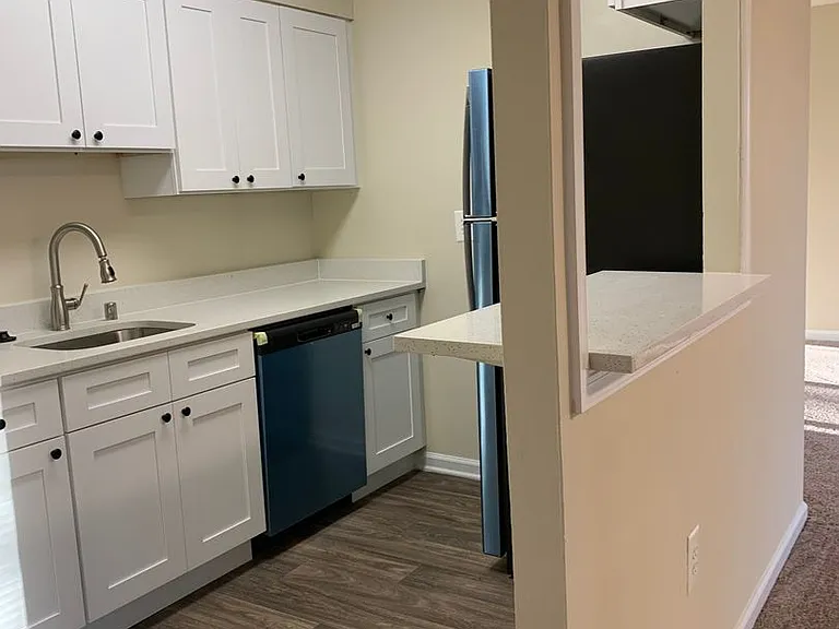 Woods Edge Apartments — Photo 38