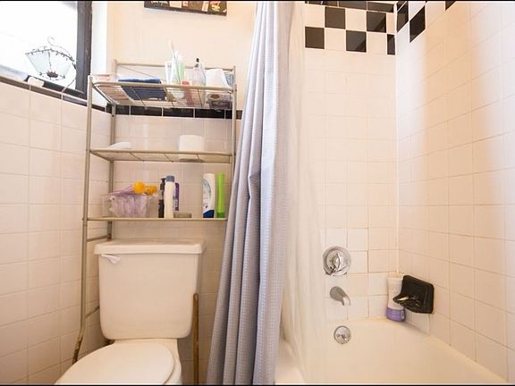 5th image of 238 E 9th St #6
