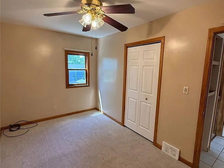 21 Amber St #UPPER — Photo 8
