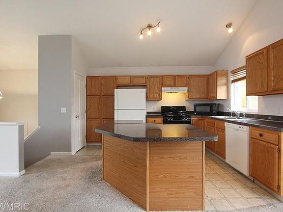 4th image of 16690 Antler Dr NE