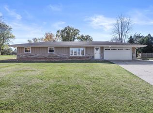 N78W16371 Carl Ross Dr, Menomonee Falls, WI 53051