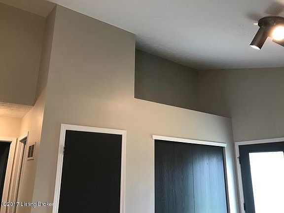 4th image of 5921 Bay Harbor Dr