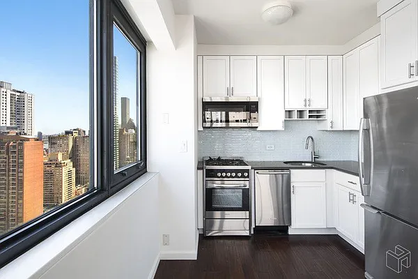 Rented by Halstead Real Estate | media 19