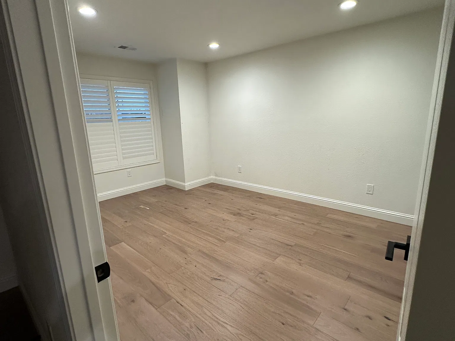 4 bed, 1825 sqft, $5,950 — Photo 4
