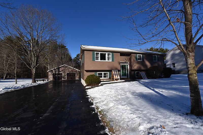 2nd image of 86 3rd Avenue