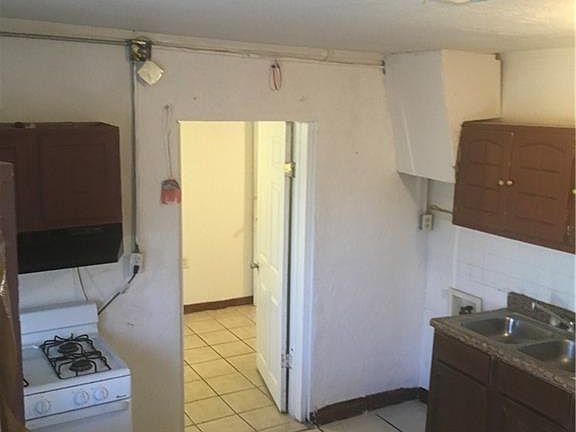 3rd image of 3919 Harrison Ave