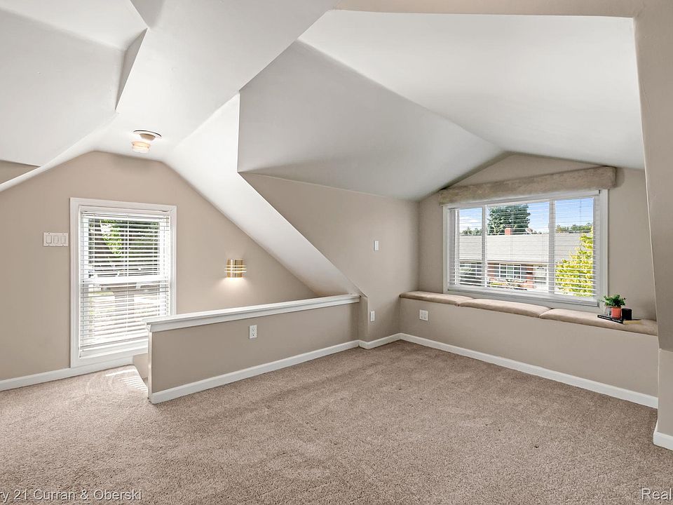 261 N Mill St, photo 27