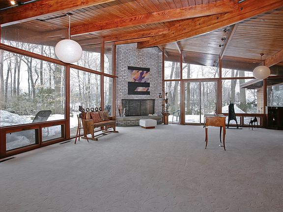 3rd image of 60 Hawthorne Way