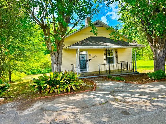 2nd image of 311 Lakeside Dr