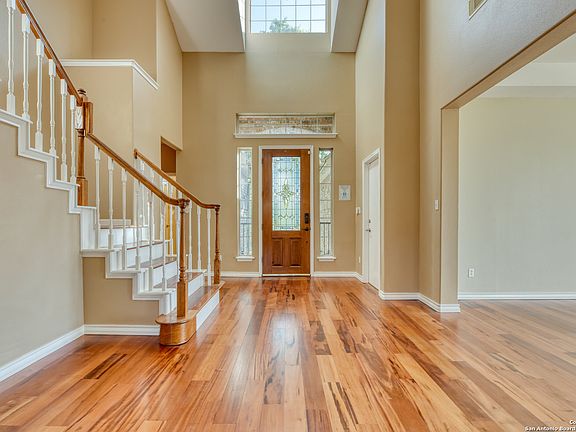 3rd image of 13807 Sienna Ct.