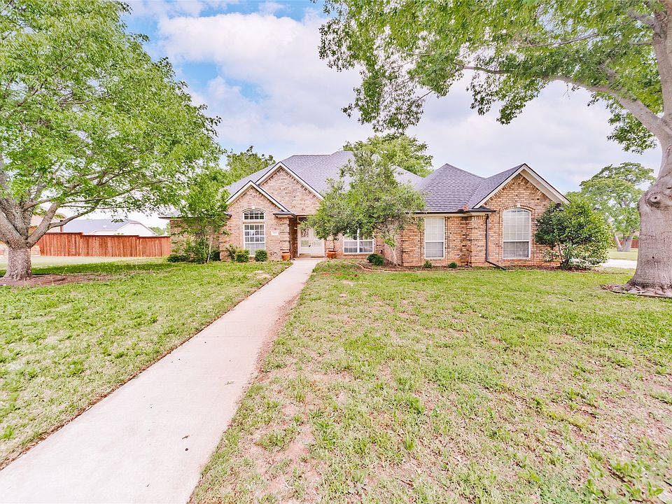 1st image of 811 Woodland Trl S