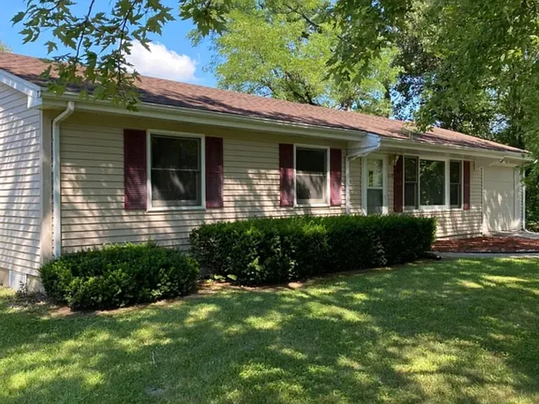 718 N State Road 149 — Photo 1