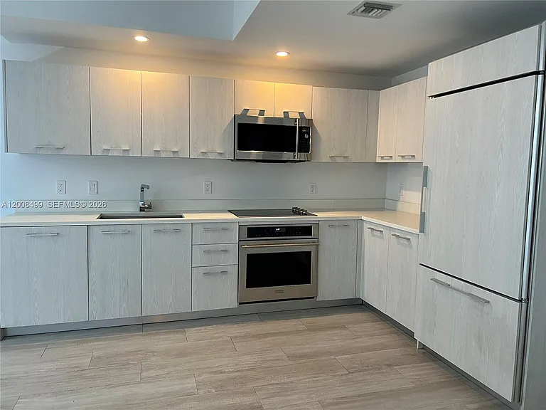 55 SW 9th St #2702 — Photo 4
