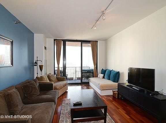 2nd image of 330 N Jefferson St APT 1502