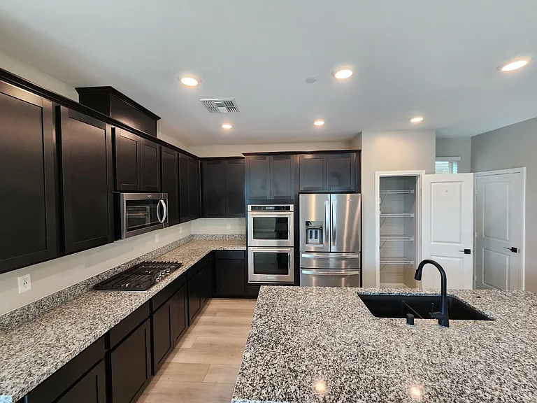 12511 Island Bells Ave — Photo 15