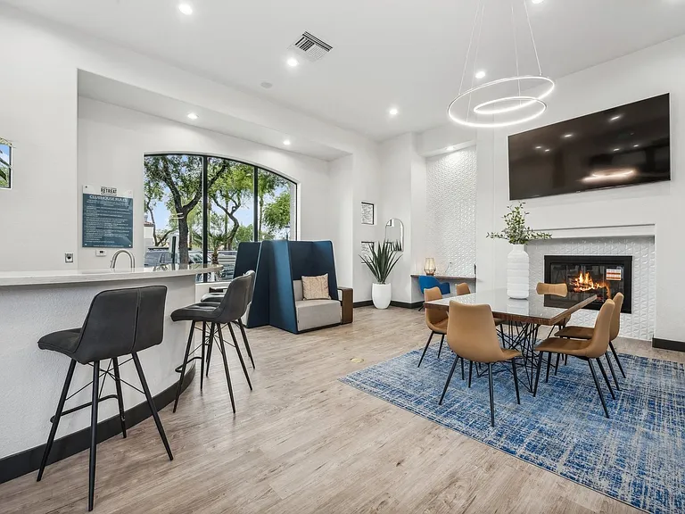 The Retreat Apartments — Photo 19