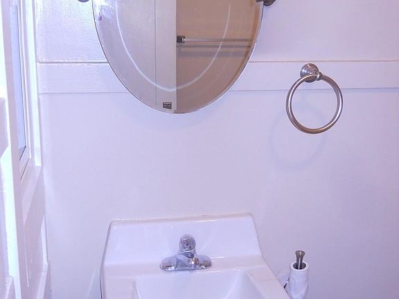 4th image of 249 N Euclid Ave #307