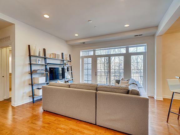 2nd image of 1800 Amberley Ct APT 206