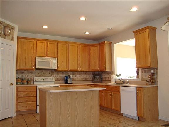 3rd image of 4105 Meadowbrook Ln