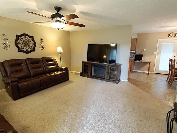 5th image of 1008 Texas Ct