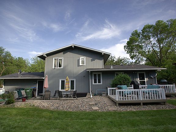 Beautiful, large back yard!