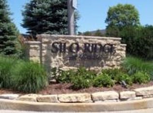30 Country Ln, Orland Park, IL