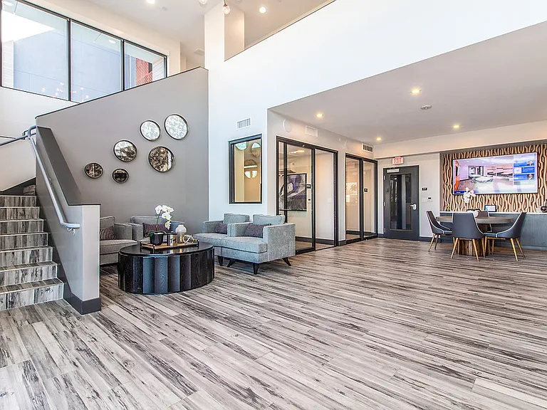 Mylo Santa Clara — Photo 42