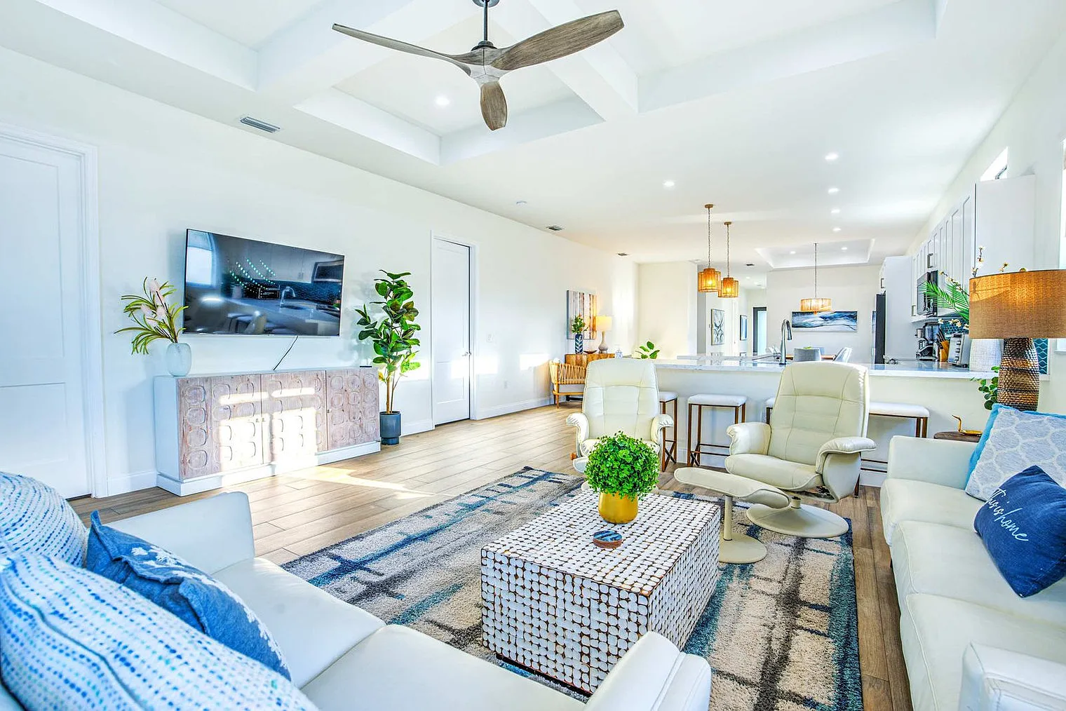 4 bed, 3.0 bath, 2238 sqft, $5,328 — Photo 3