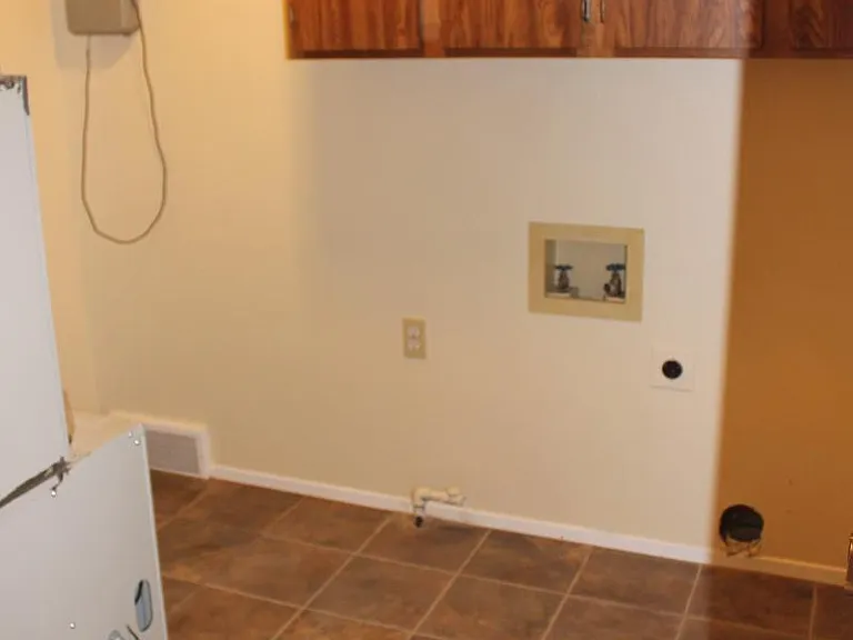 1601 Enfield St — Photo 16