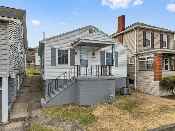 720 1/2 Center Ave, Charleroi, PA 15022