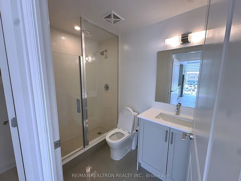 20 Gatineau Dr #402 — Photo 8