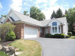 222 Blue Winged Dr SE, Warren, OH